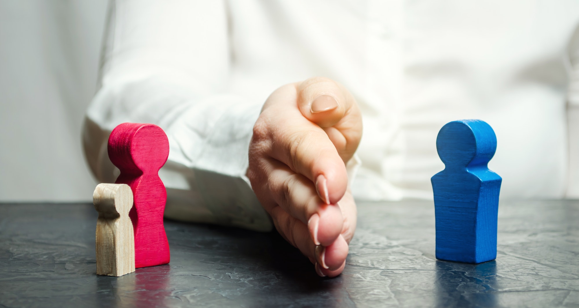 Se considera la opinión de los hijos para determinar el régimen de Custodia en un Divorcio? Puede la opinión de los hijos ser contraria a la de los padres? Cómo y cuándo se pronuncian los menores?