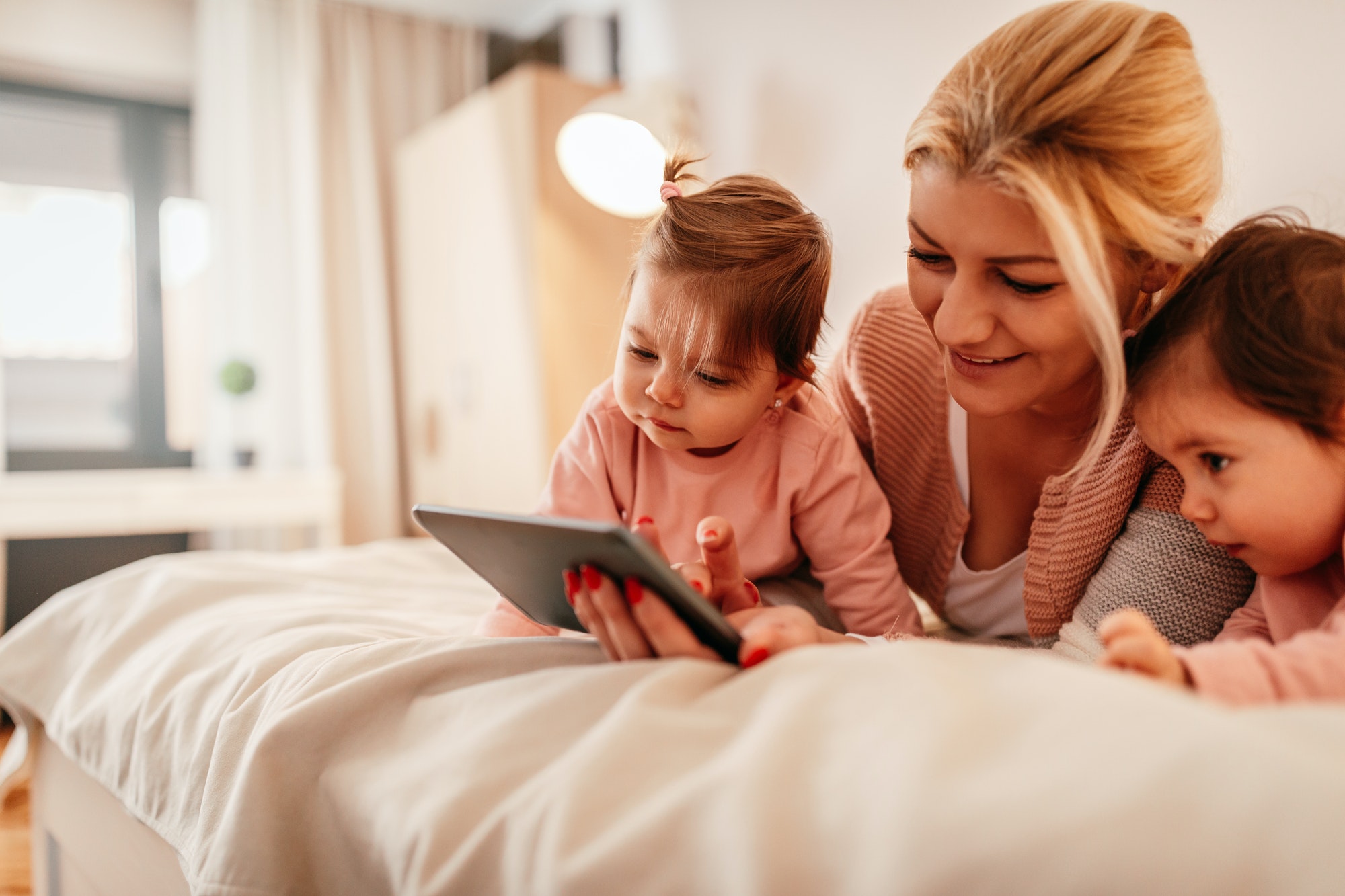 ¿Puedo abandonar el domicilio familiar? ¿Puedo llevar a mis hijos menores conmigo?